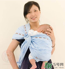 背巾適合多大的寶寶？背巾寶寶多大可以用？