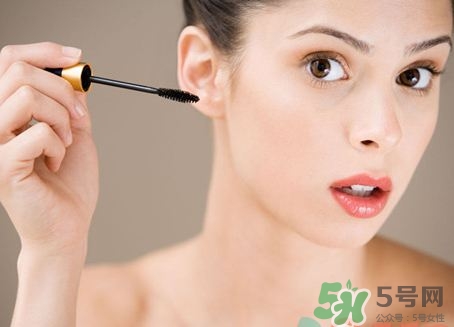 孕婦能抹護(hù)膚品嗎？孕婦能化妝嗎？