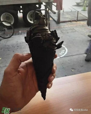 炭黑冰淇淋好吃嗎？炭黑冰淇淋哪里買？