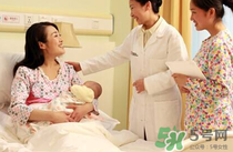 夏天坐月子可以吹風(fēng)扇嗎？夏天風(fēng)扇能不能給產(chǎn)婦用？