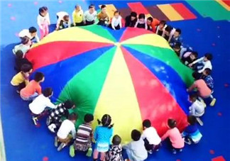 餃子在幼兒園玩的游戲叫什么？彩虹傘的捕魚(yú)游戲怎么玩？