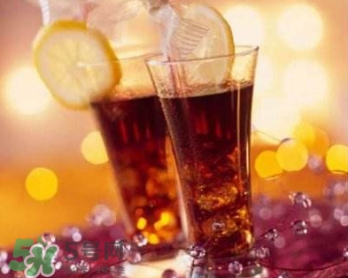 碳酸飲料喝多了會(huì)怎么樣？碳酸飲料的危害有哪些