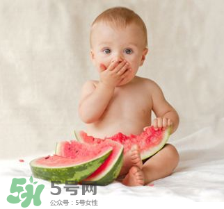 夏天寶寶能不能吃冰西瓜呢？冰西瓜寶寶能吃嗎？