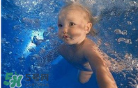 寶寶游泳耳朵進(jìn)水了怎么辦？寶寶游泳如何避免耳朵進(jìn)水？