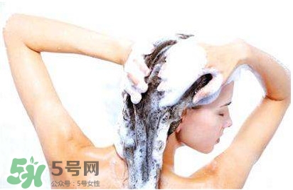 老人誤喝洗發(fā)乳 洗發(fā)乳是洗發(fā)水還是護發(fā)素？