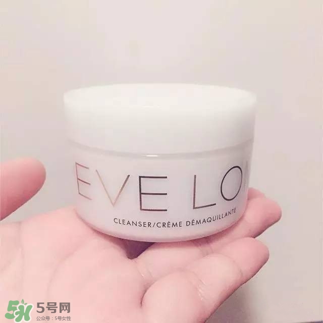 網(wǎng)紅推薦的護(hù)膚品靠譜嗎？跟風(fēng)買網(wǎng)紅護(hù)膚品卻沒效果