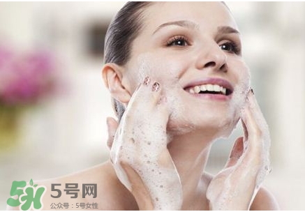 敏感肌膚一天洗幾次臉？敏感肌膚洗臉用冷水還是熱水