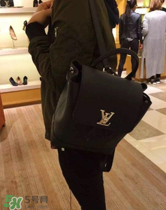 lv lockme包包怎么辨別真?zhèn)?？lv lockme包包真假鑒定