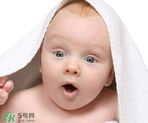 寶寶中暑的癥狀是什么？寶寶夏天如何判斷是否中暑？