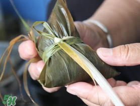 包粽子是生米還是熟米？包粽子的米是煮的還是生的？