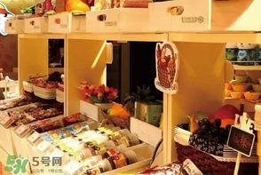 良品鋪?zhàn)訛槭裁茨敲促F？良品鋪?zhàn)訛槭裁催@么貴