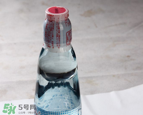 波子汽水彈珠怎么拿出來？怎么把波子汽水的彈珠拿出來？