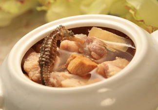 鱷魚肉燉湯要去皮嗎？鱷魚肉煲湯新鮮的好還是干的好
