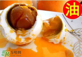 咸鴨蛋能帶上飛機(jī)嗎？飛機(jī)上能帶鴨蛋嗎？