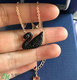 施華洛世奇黑天鵝是什么材質(zhì)？施華洛世奇黑天鵝是水晶嗎？