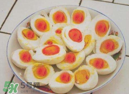 咸鴨蛋為什么會(huì)臭？咸鴨蛋為什么會(huì)苦