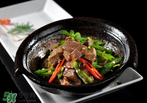 杏和牛肉能一起吃嗎？杏和牛肉一起吃會(huì)中毒嗎？