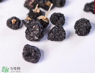 黑枸杞真假怎么辨別？黑枸杞真假辨別的方法