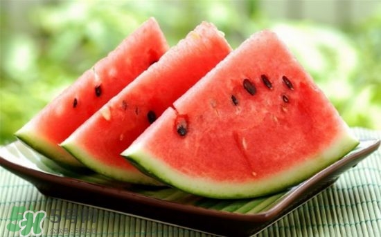 西瓜不能和什么一起吃？西瓜不能與什么同食？