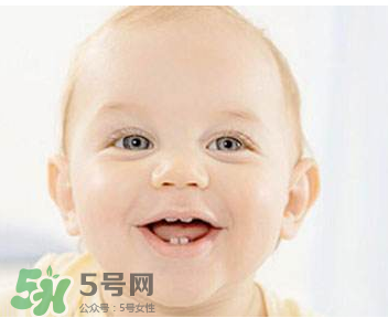 寶寶換牙可以吃糖嗎？小孩換牙期間能不能吃糖？