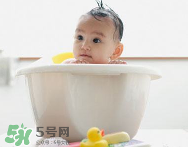 寶寶可以用金銀花水洗澡嗎？金銀花水洗澡好嗎?