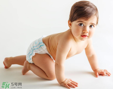 寶寶指甲里的臟東西該怎么處理？寶寶指甲臟怎么辦？