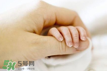 寶寶指甲多久剪一次？寶寶指甲多大可以剪？