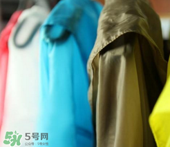 防曬衣什么顏色最防曬？防曬衣哪個(gè)顏色防曬效果好？