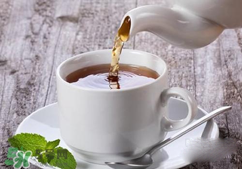 胃脹氣可以喝蜂蜜水嗎？胃脹氣可不可以喝蜂蜜水？