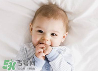 嬰兒吃藥可以混在奶粉里面吃嗎？嬰兒吃藥怎么吃？