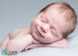 嬰兒吃藥能打預(yù)防針嗎？嬰兒吃藥影響預(yù)防針嗎？
