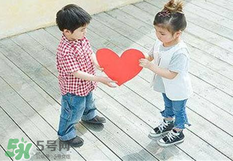 孩子不自信怎么辦？怎樣讓孩子自信大膽？