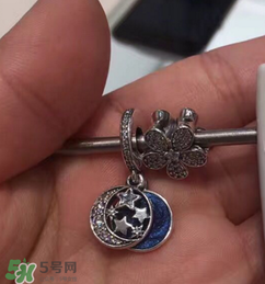 pandora繁星童話手鏈是什么材質(zhì)？潘多拉繁星童話是銀的嗎？
