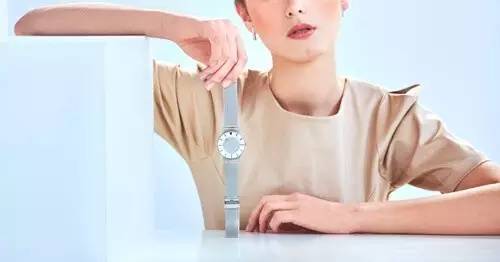 eone手表怎么看時間？eone手表時間怎么調？
