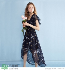 7月份穿什么衣服？七月份穿衣搭配