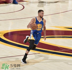 under armour curry4 low什么樣？庫(kù)里第四代總決賽戰(zhàn)靴低幫版諜照