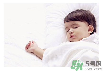 夏天嬰兒房空調(diào)溫度多少合適？有新生兒空調(diào)開多少度？