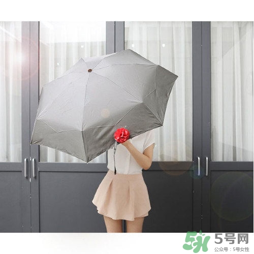 黑檸檬和蕉下哪個(gè)好？黑檸檬和蕉下太陽(yáng)傘對(duì)比