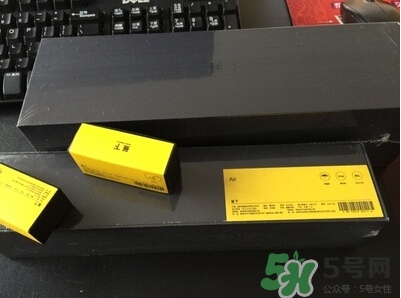 蕉下太陽傘怎么收？蕉下小黑傘太陽傘怎么打開？