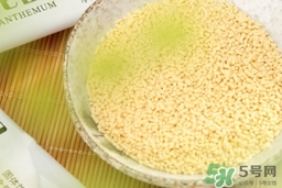 菊花晶可以加奶粉里嗎？菊花晶可以加米粉里嗎