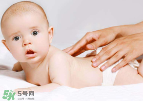哄寶寶睡覺可以搖晃嗎？哄寶寶睡覺搖晃有害嗎？