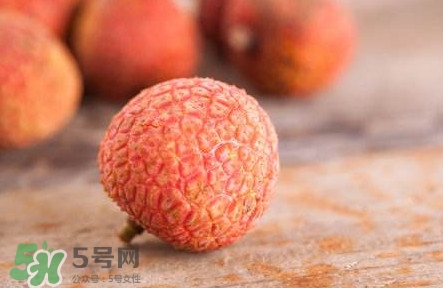 荔枝用什么藥水保鮮？吃荔枝為什么要用鹽水泡