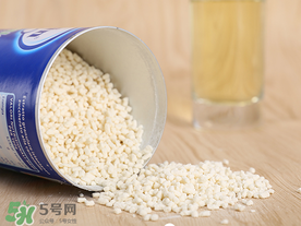 美林菊花晶可以和奶粉一起喝嗎？美林菊花晶可以加在奶里嗎？
