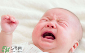 早產(chǎn)兒幾個(gè)月可以添加輔食？早產(chǎn)兒添加輔食需要延遲嗎？
