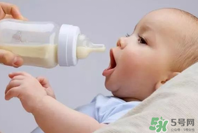 早產(chǎn)兒奶粉有必要嗎？早產(chǎn)兒可以吃普通奶粉嗎？
