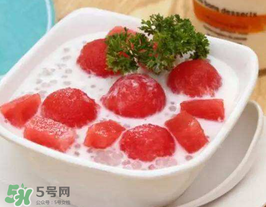 西瓜汁可以加牛奶嗎？西瓜汁和牛奶可以一起喝嗎？