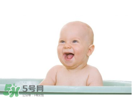 寶寶能用艾葉水洗澡嗎？嬰兒能用艾葉水洗澡嗎？