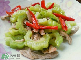苦瓜炒肉怎么炒不苦？苦瓜炒肉怎么做才不苦？