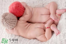 嬰兒床上用品有哪些？嬰兒床上用品需要準(zhǔn)備什么？