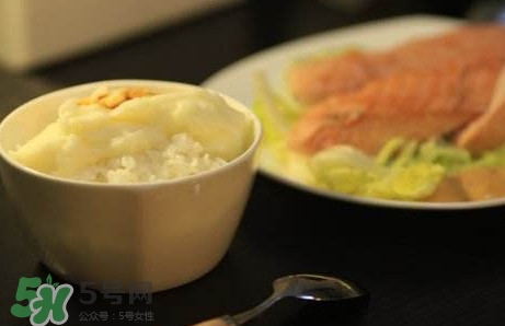 山藥泥拌飯好吃嗎？日本山藥泥拌飯怎么做